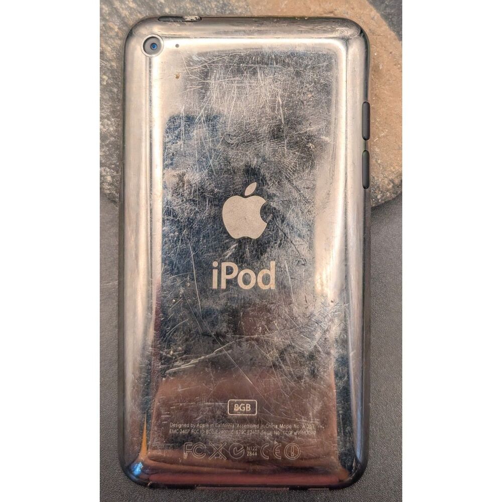 Apple iPod Touch 8GB A1318 – Powers On, Charges – Heavy Wear